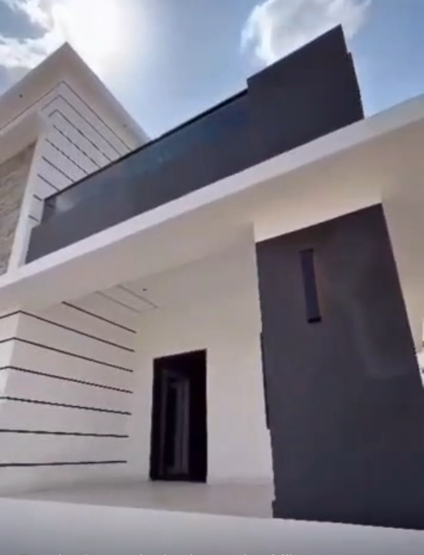 NEWLY BUILT AT HILLTOP ESTATE